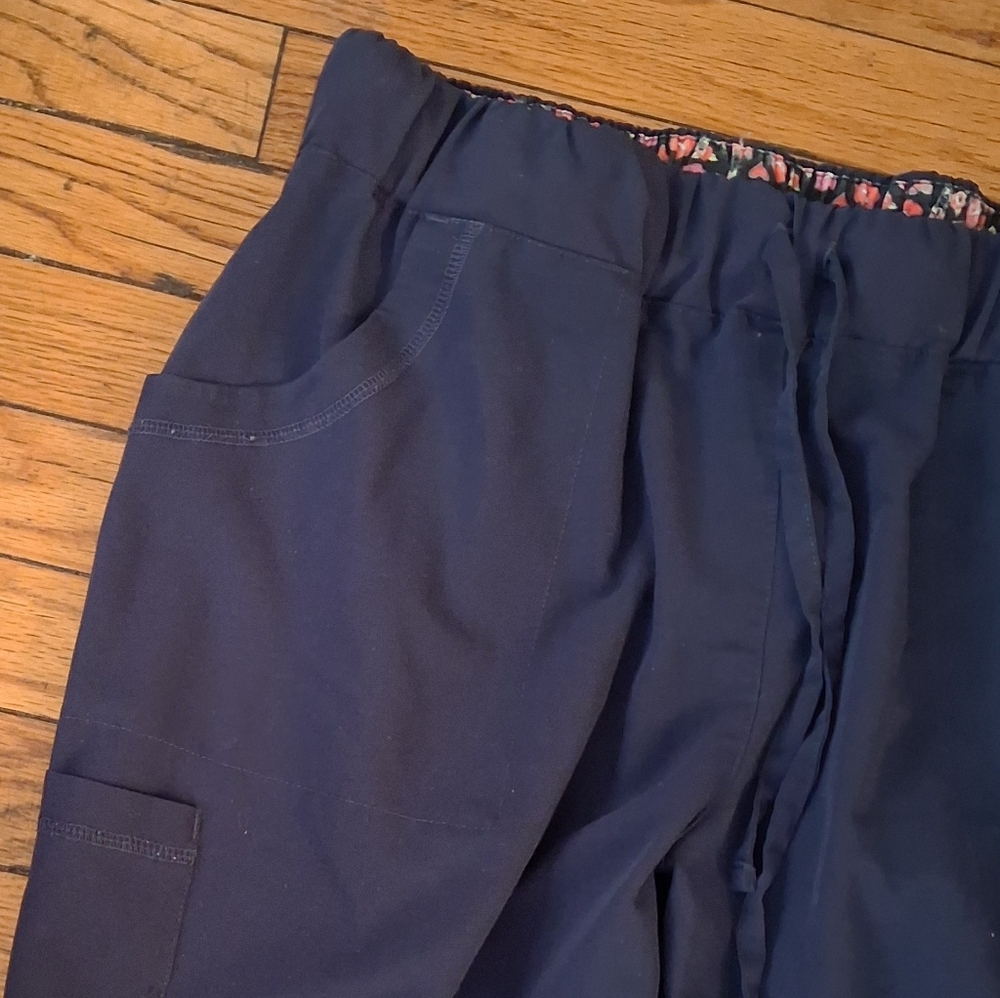 Betsey Johnson - Women’s Navy Blue Plus Size Scrub Set. Size 2X - Picture 9 of 16